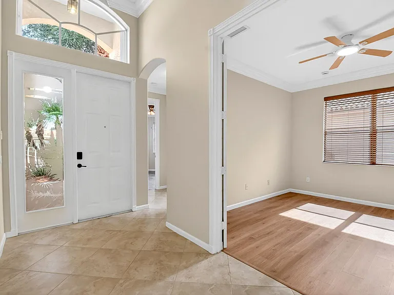 6812 Belmont Shore Dr — Photo 2