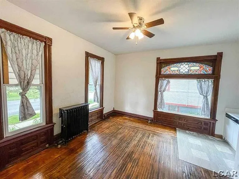 319 S Winter St — Photo 1