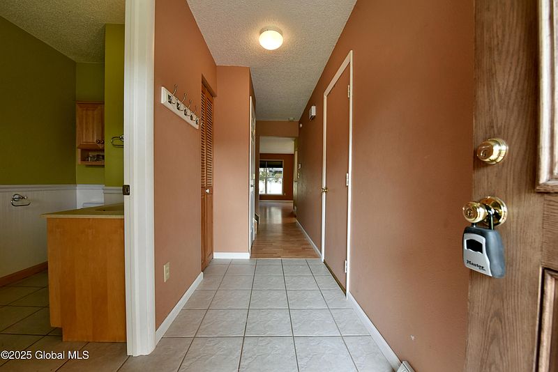 4th image of 6 Lexington Court