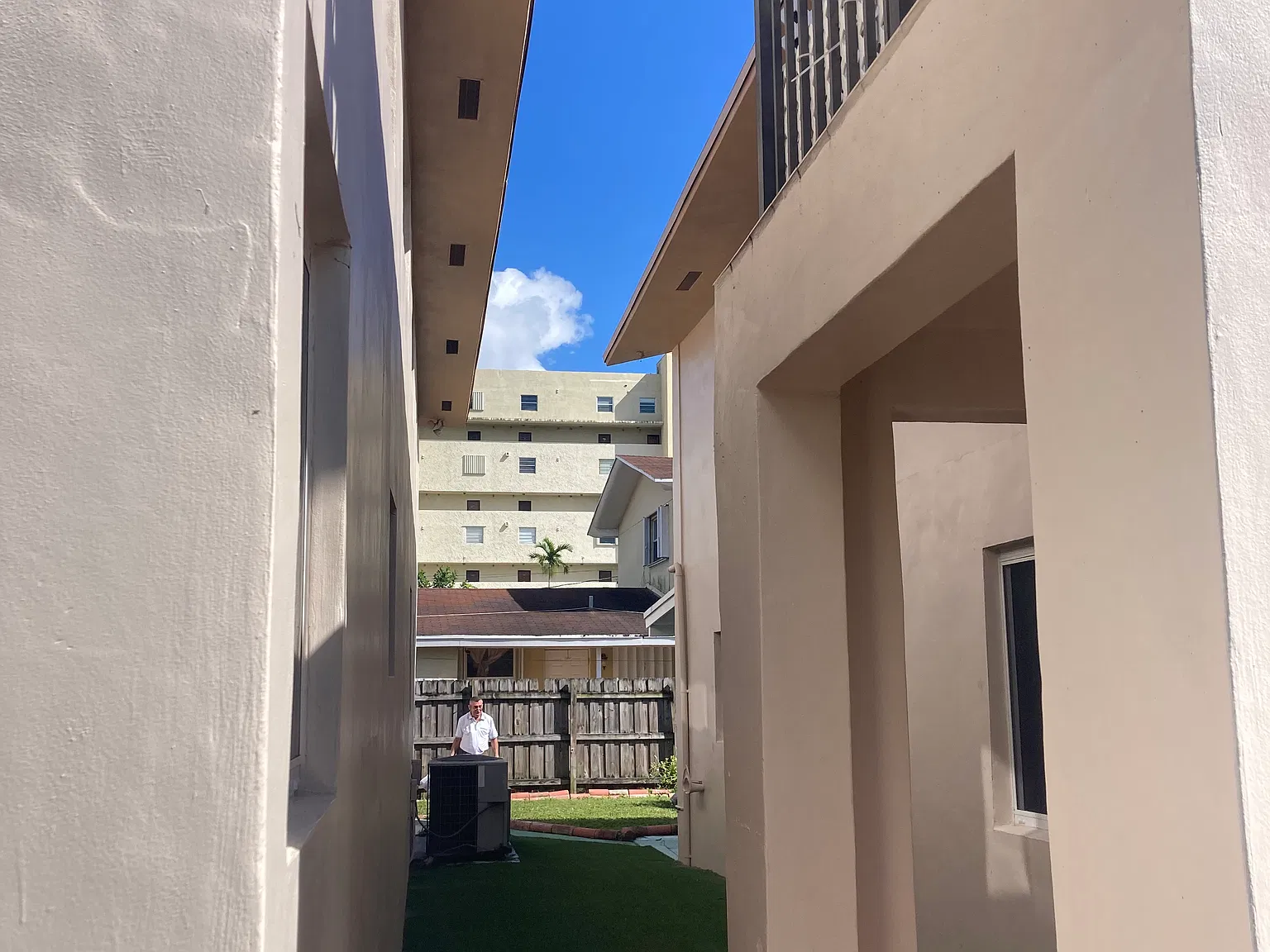 2 bed, 1.5 bath, 1000 sqft, $3,000 — Photo 3