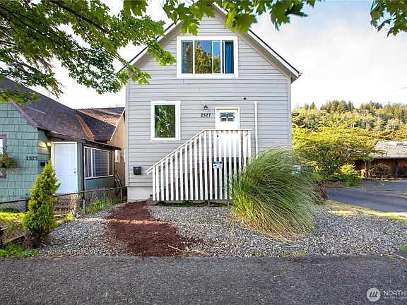2nd image of 2527 Sumner Avenue