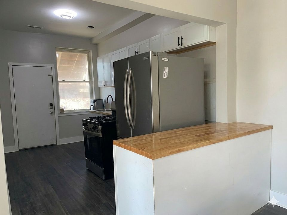 1st image of 4356 S Lake Park Ave #2S