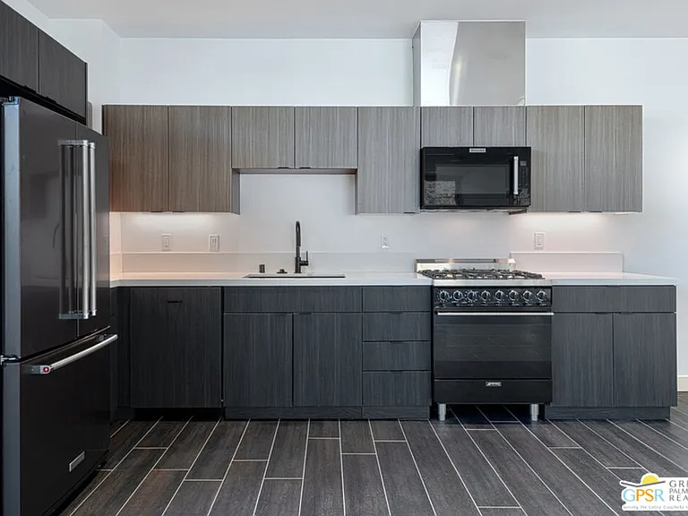 175 N Palm Canyon Dr #206 — Photo 3