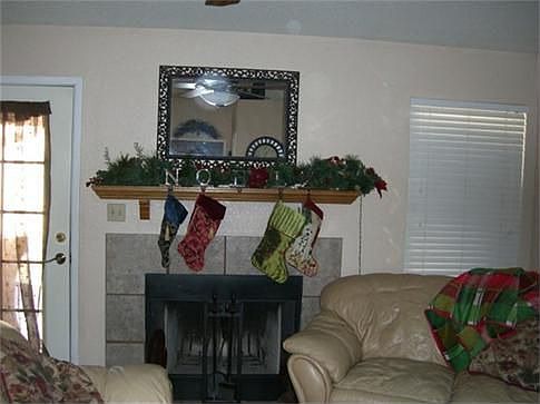 3rd image of 1786 E Sierra St
