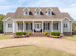 204 Vine St, Clifton, TN 38425