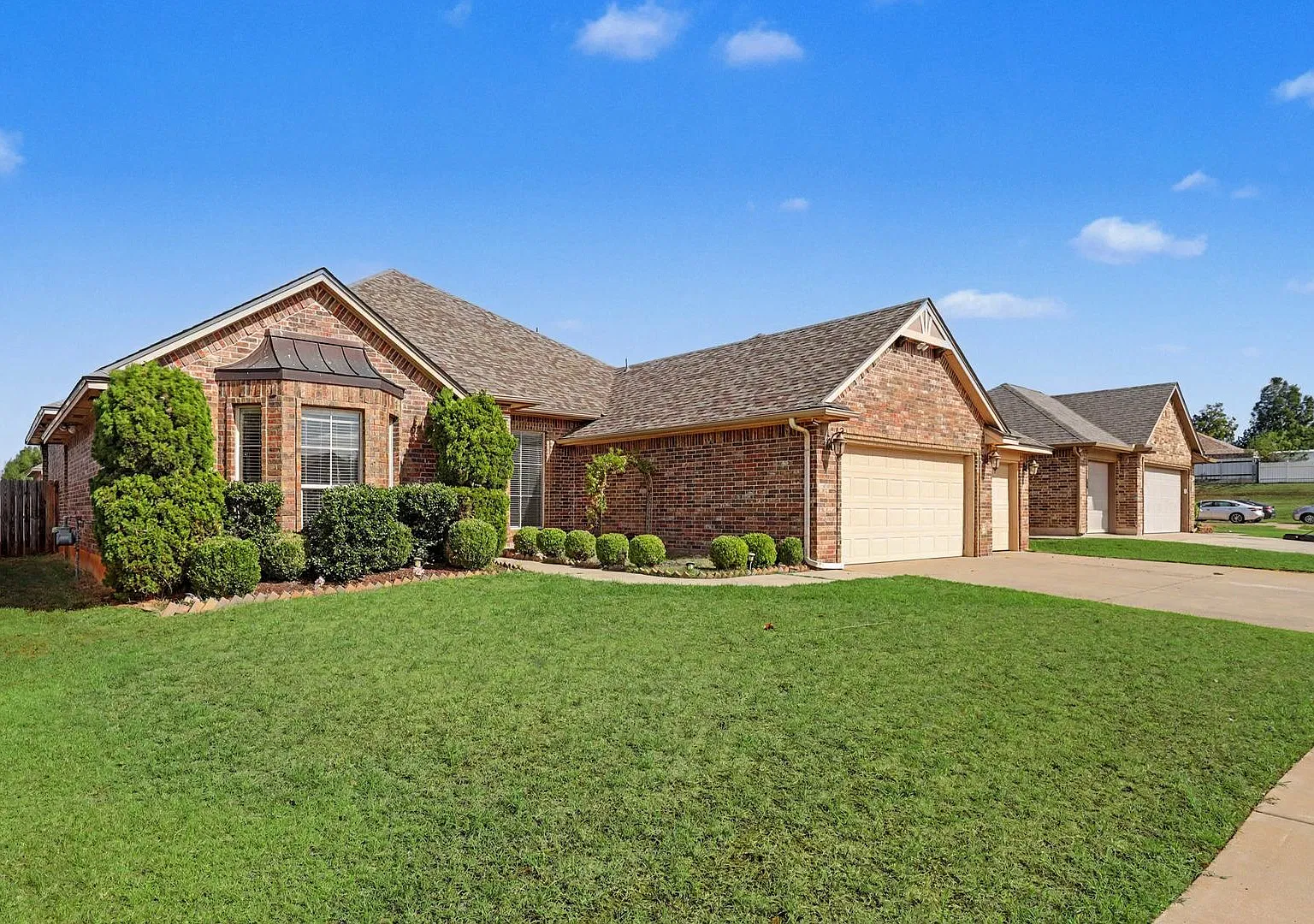 Look at this beautiful home! — Photo 2