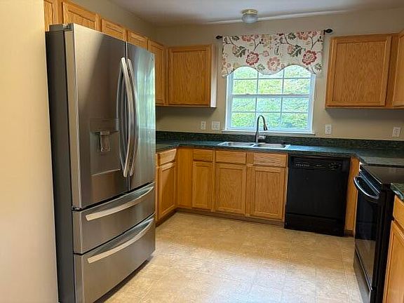 5th image of 3117 Promenade Cir