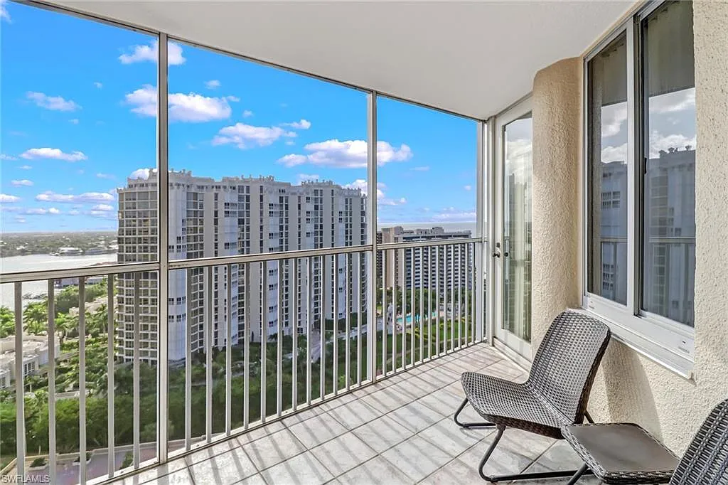 3 bed, 3.0 bath, 2575 sqft, $25,000 — Photo 2