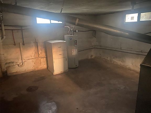 5th image of 602 E Wise St