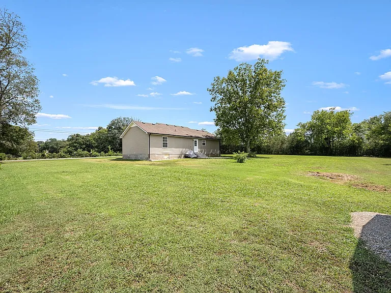 681 Elbethel Rd — Photo 36