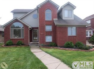 445 Superior Blvd, Wyandotte, MI 48192
