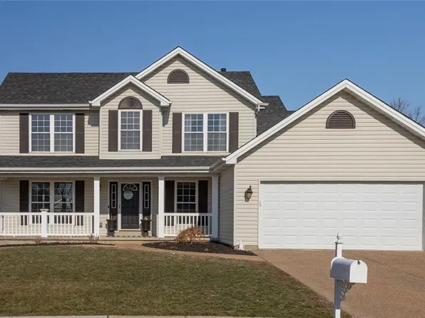 11 Augusta Downs Dr, Saint Peters, MO 63376