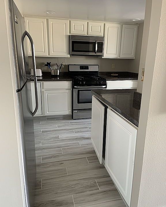 1st image of 410 W 7th St APT 1026