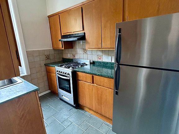 5th image of 218 Avenue T APT 2R