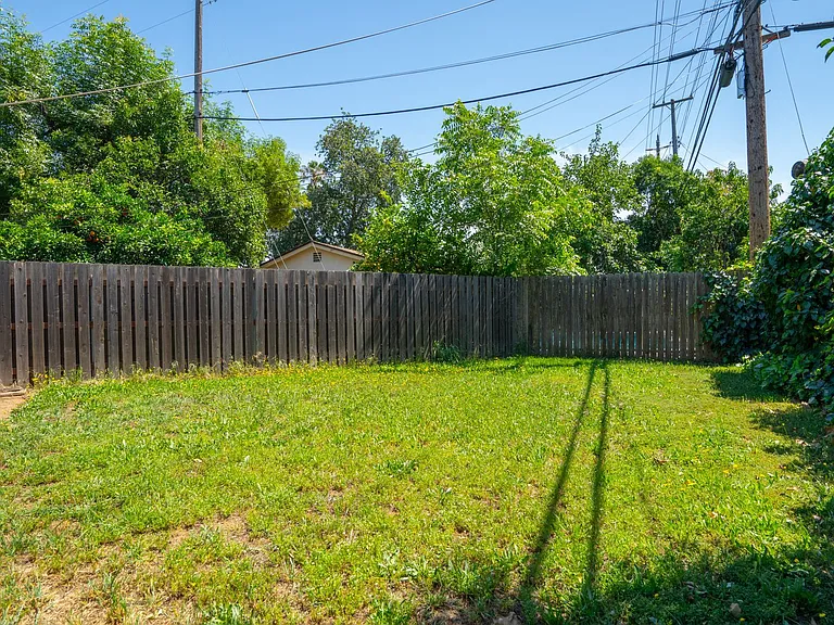 10498 Mills Tower Dr — Photo 23