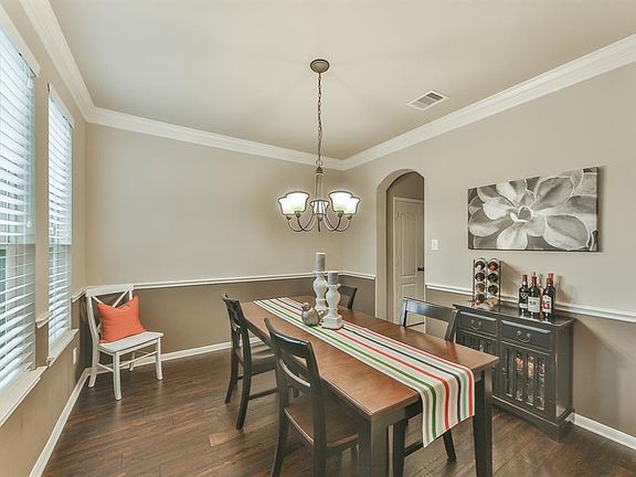 4th image of 25261 Forest Ledge Dr