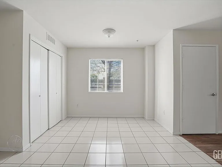 600 E Hosking Ave #10 — Photo 31