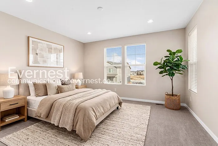 3 bed, 3.5 bath, 2075 sqft, $3,395 — Photo 4