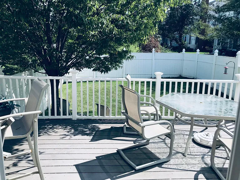34 Brewster Dr — Photo 9