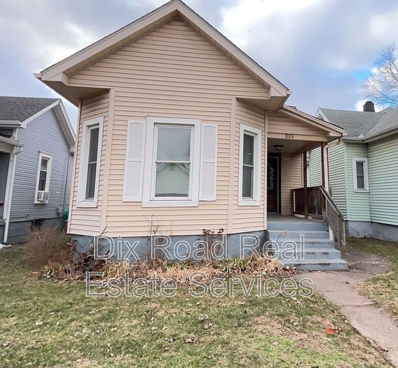 1st image of 806 Elwood St
