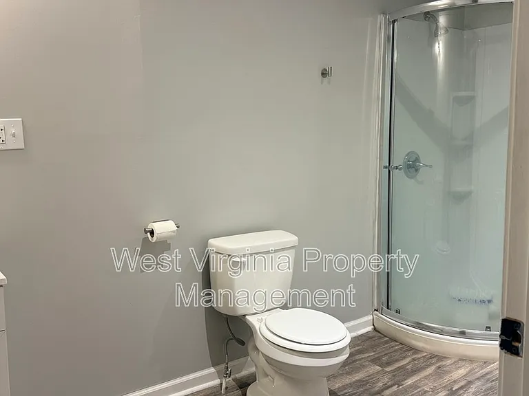 847 Mercer St #4 — Photo 6