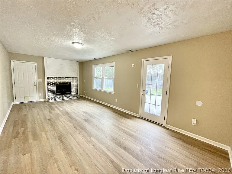 623 Daharan Dr — Photo 7