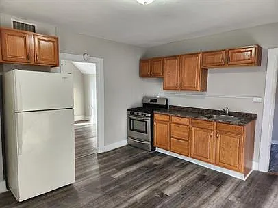 1627 Erie St #UPPER — Photo 2