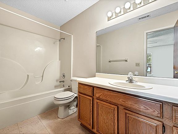 4th image of 2875/2877 Riverridge Dr