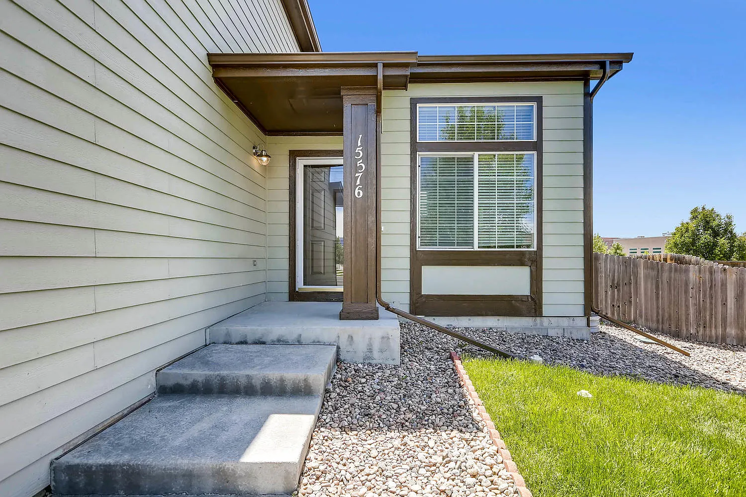 4 bed, 2114 sqft, $2,740 — Photo 2