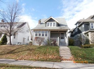 3811 N Farwell Ave, Shorewood, WI 53211