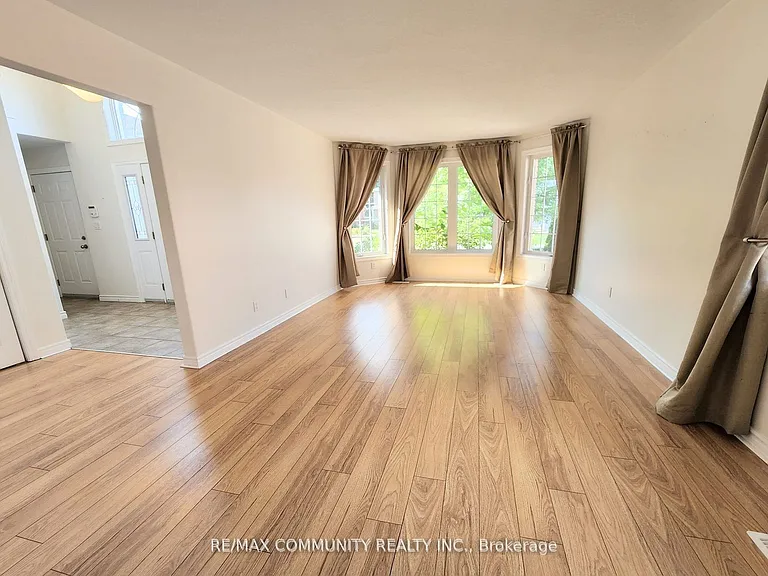 24 Sunshine Ln — Photo 4