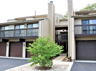 73 White Oaks Rd, Fox Lake, IL 60020