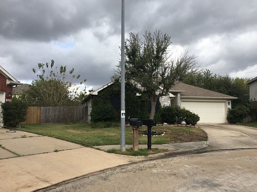 2nd image of 2839 Plum Trails Ln