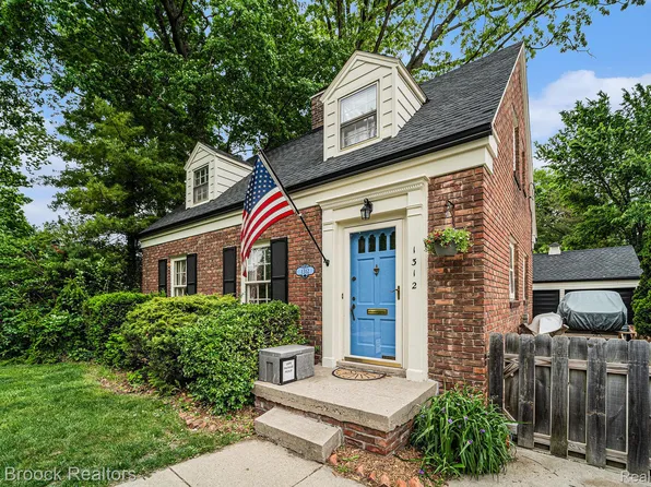 1312 Catalpa Dr, Royal Oak, MI 48067