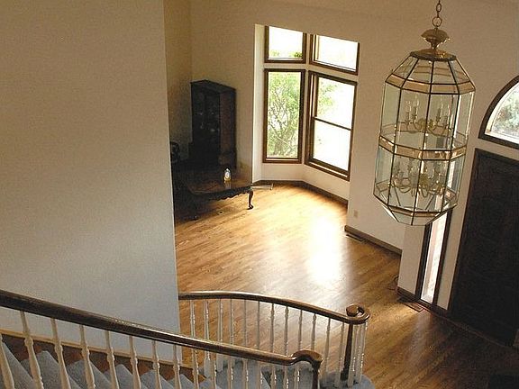 Vaulted entry