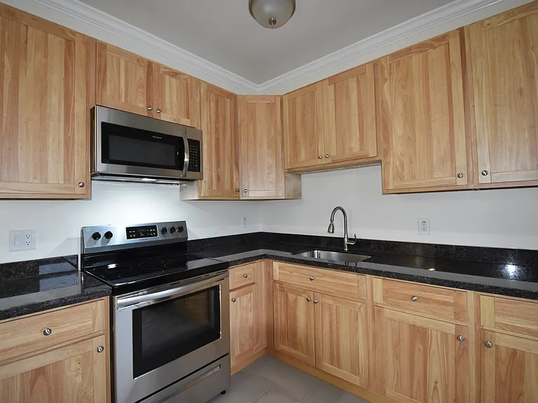 Los Robles Apartments — Photo 26