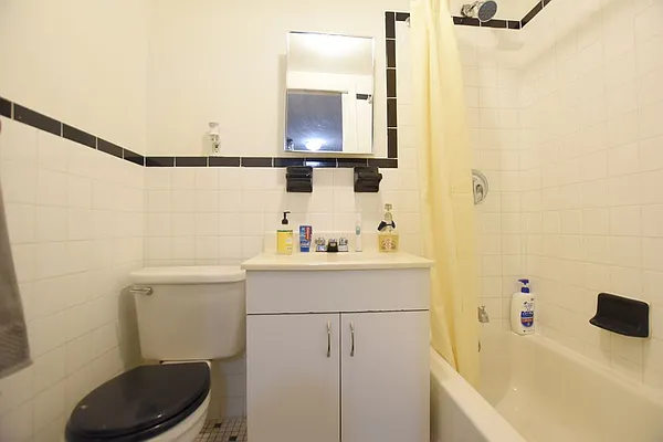 Rented by REAL New York | media 24