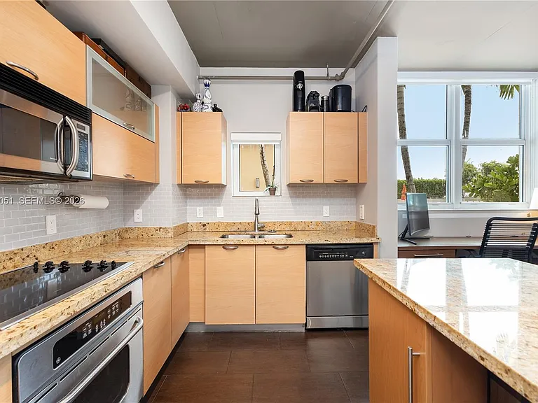 3180 SW 22nd St #501 — Photo 9