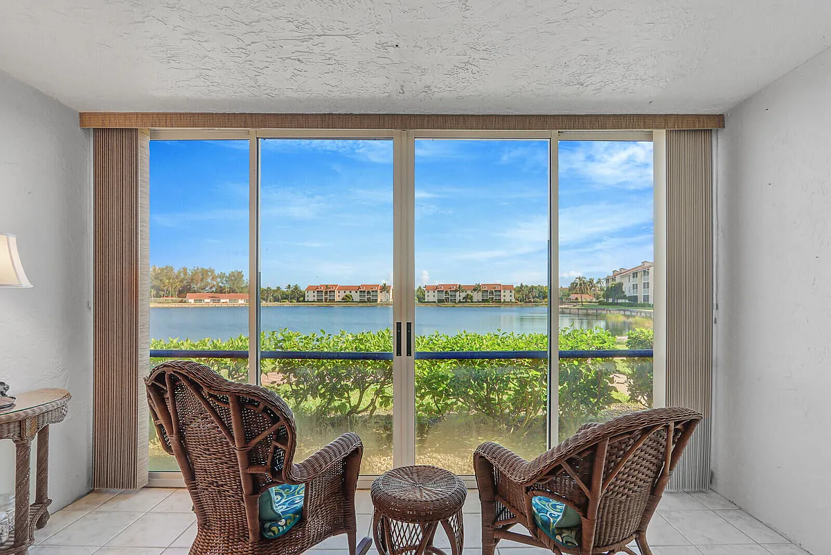 Building Photo - 4444 NE Ocean Blvd #G1