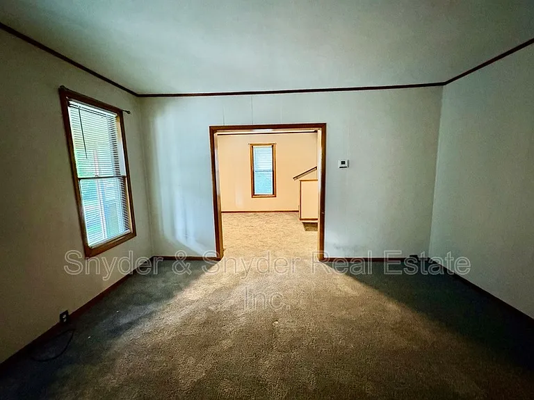 391 E Voris St — Photo 5