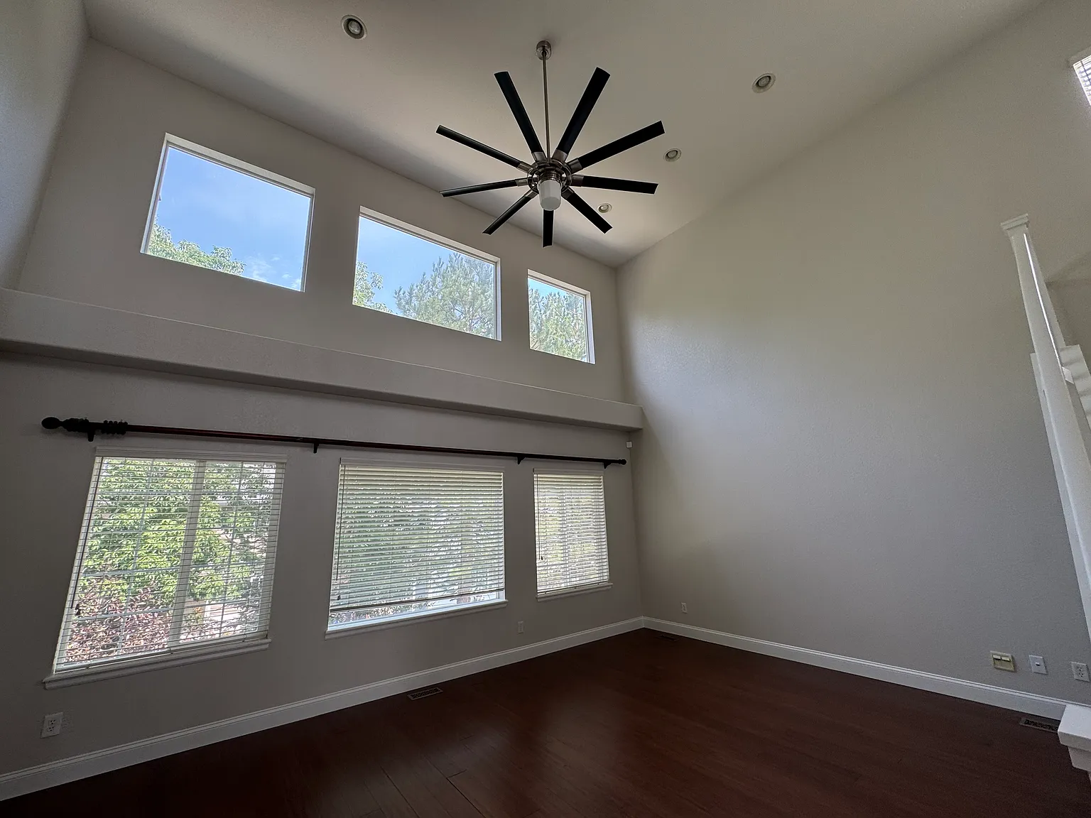 5 bed, 2640 sqft, $3,780 — Photo 3