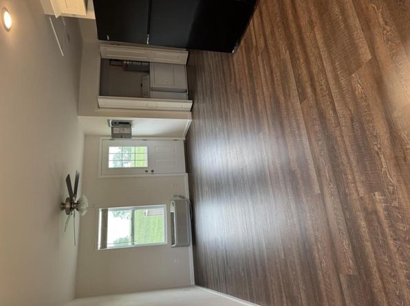 323 Cedar Cove Ln