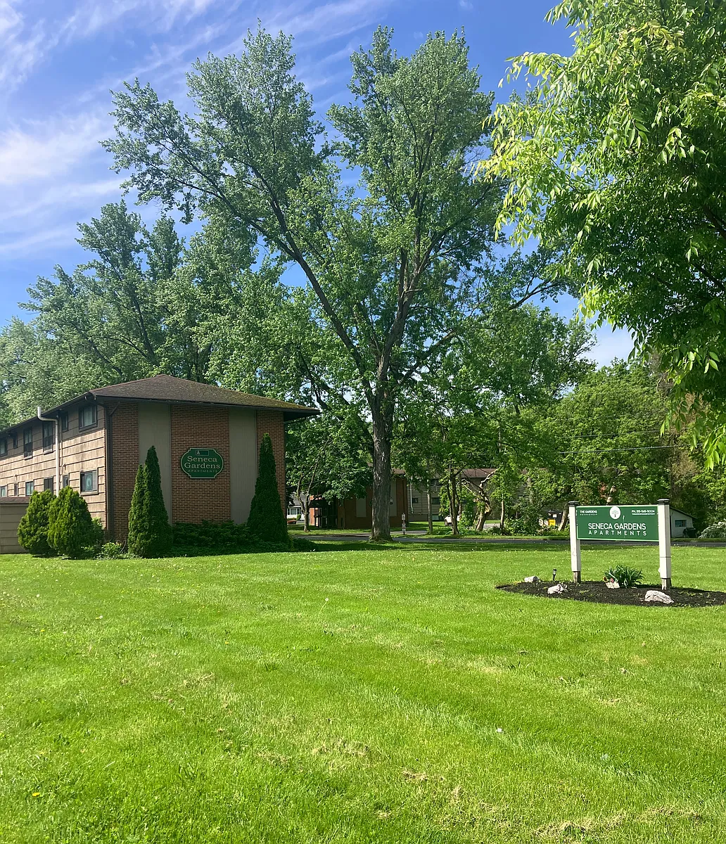 Building Photo - Seneca Gardens