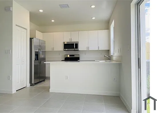 4 bed, 1550 sqft, $3,150 — Photo 3