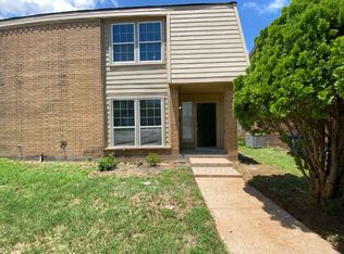 2230 Chase Ct, Dalworthington Gardens, TX 76013