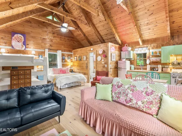 2005 Spotted Fawn Way, Sevierville, TN 37876