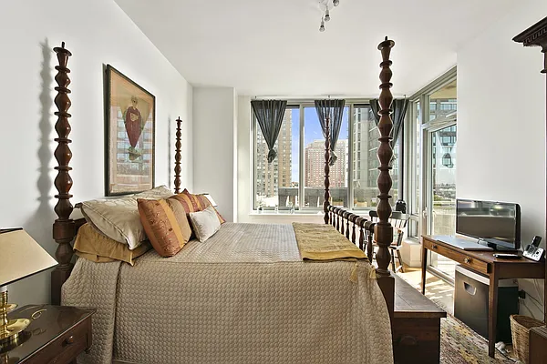 Sold by Nest Seekers International | media 7