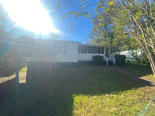 2708 Brunswick St S, Tifton, GA 31794