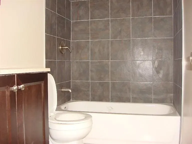 2243 Victor St — Photo 6