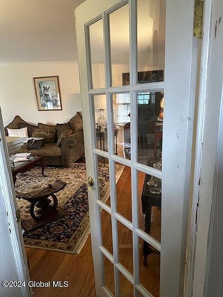 5th image of 172 Brevator Street